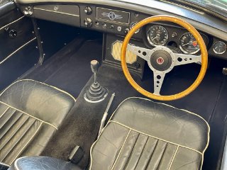 /photos/11476/2e493ea8-1b0b-4e72-8cab-2ce707fbad32_i320x240.jpg